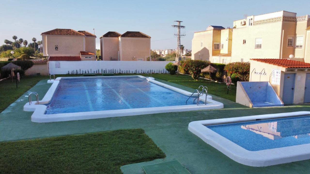 Holiday House Torrevieja Eksteriør bilde