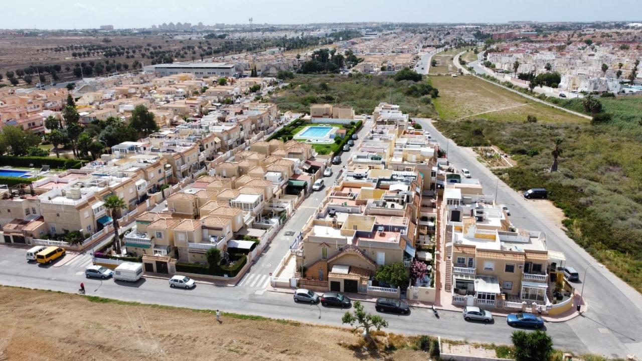 Holiday House Torrevieja Eksteriør bilde